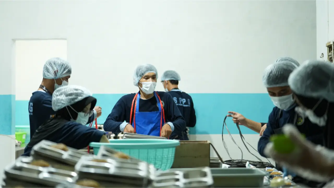 HIPMI Bulukumba menilai penutupan dapur Program Makan Bergizi Gratis berdampak pada relawan, siswa, dan pelaku usaha lokal. Foto BGN