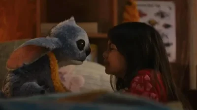 Cuplikan dalam dilm 'Lilo & Stitch' (Foto: IMDb)