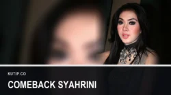 Potret arsip Syahrini pada 2010 di sisi kanan bingkai dengan latar buram dari foto yang sama, dengan tulisan Comeback Syahrini pada palang di bagian bawah gambar