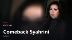 Potret arsip Syahrini pada 2010 di sisi kanan bingkai dengan latar buram dari foto yang sama, dengan teks judul Comeback Syahrini di bagian bawah gambar